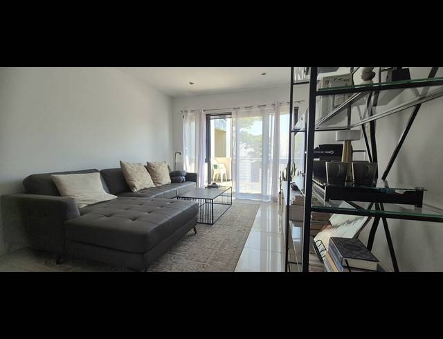 1 BEDROOM APARTMENT FOR SALE IN BRYANSTON